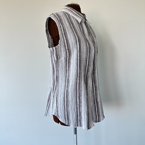 Waffle Textured Striped Sleeveless Button Front - Picture 4 of 5